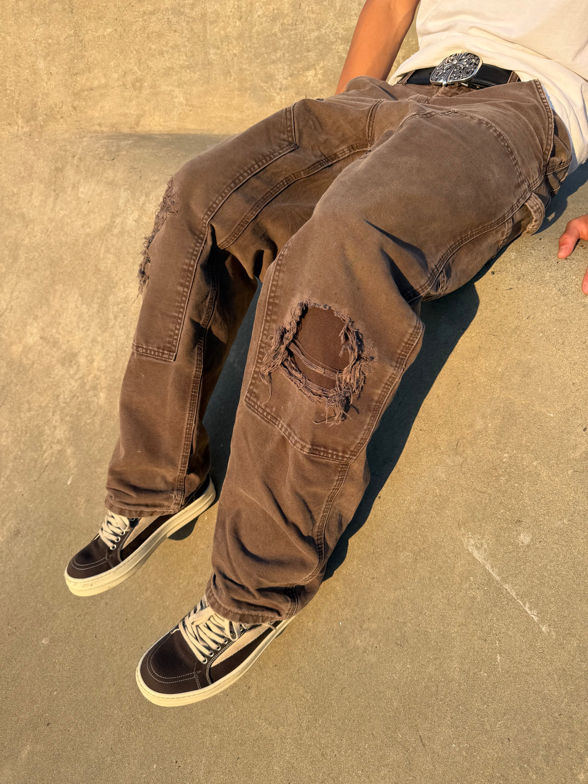 Faded and Thrashed Brown Double Knee | 32x32