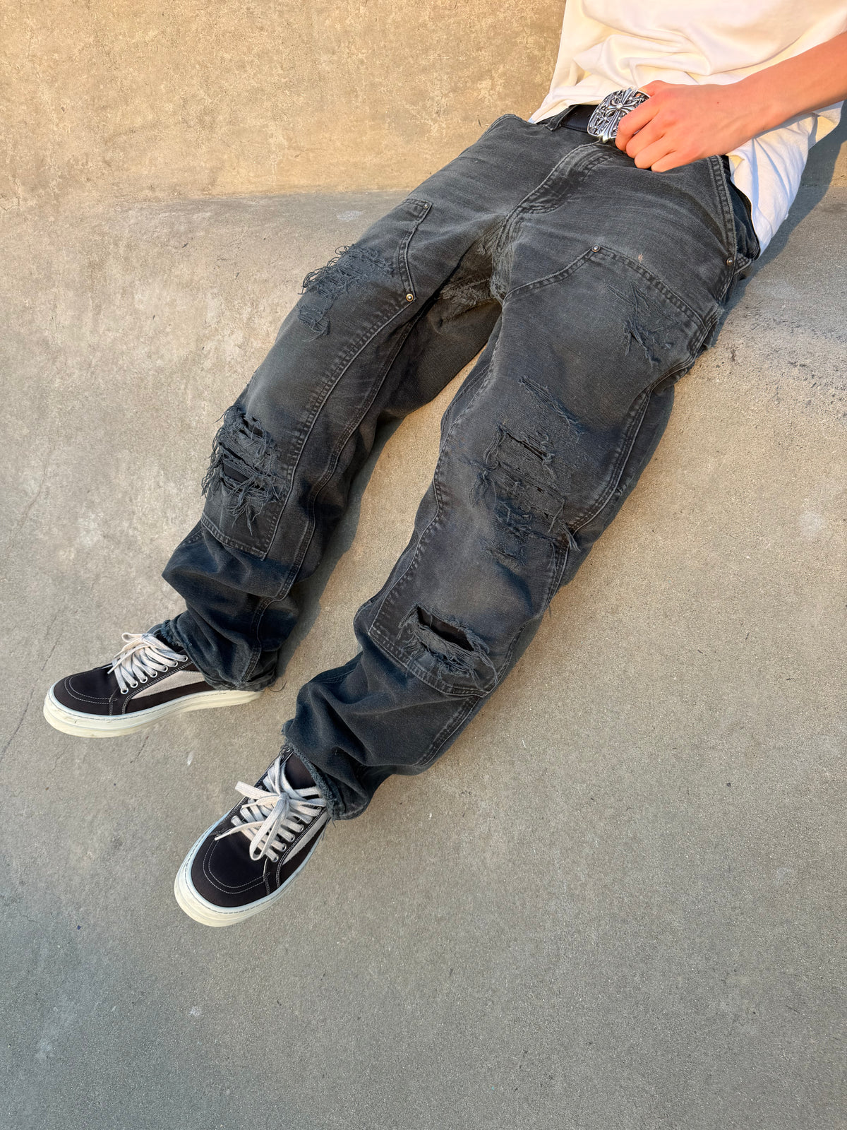 Faded and Thrashed Black Double Knee | 30x30