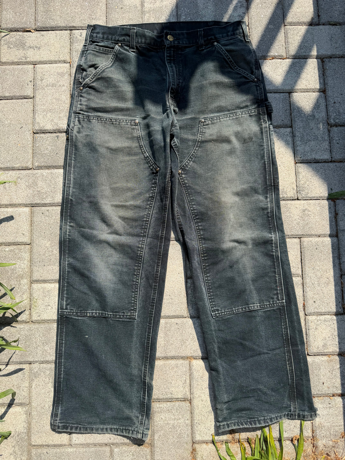 Faded and Thrashed Black Double Knee | 34x30