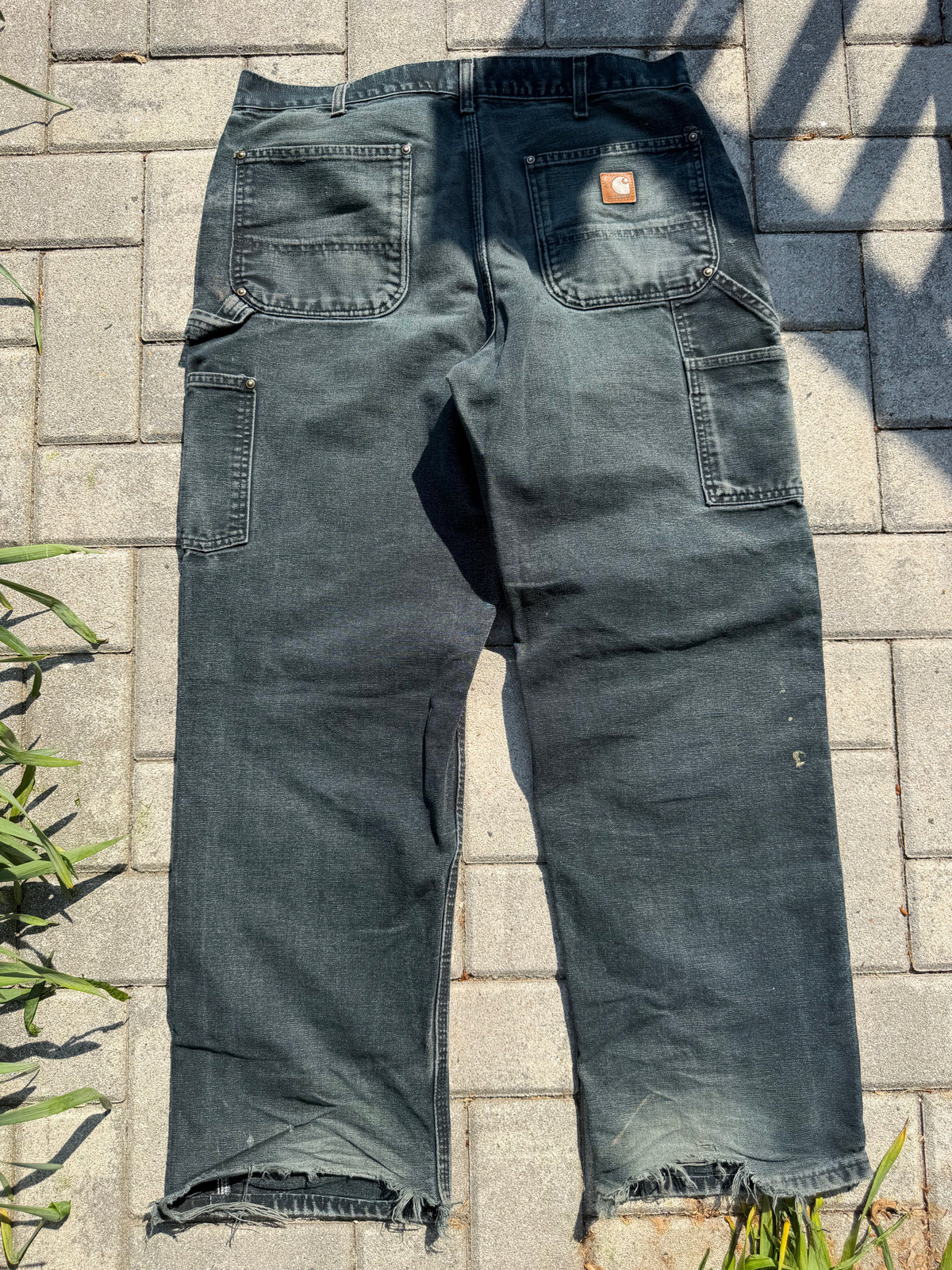 Faded and Thrashed Black Double Knee | 34x30