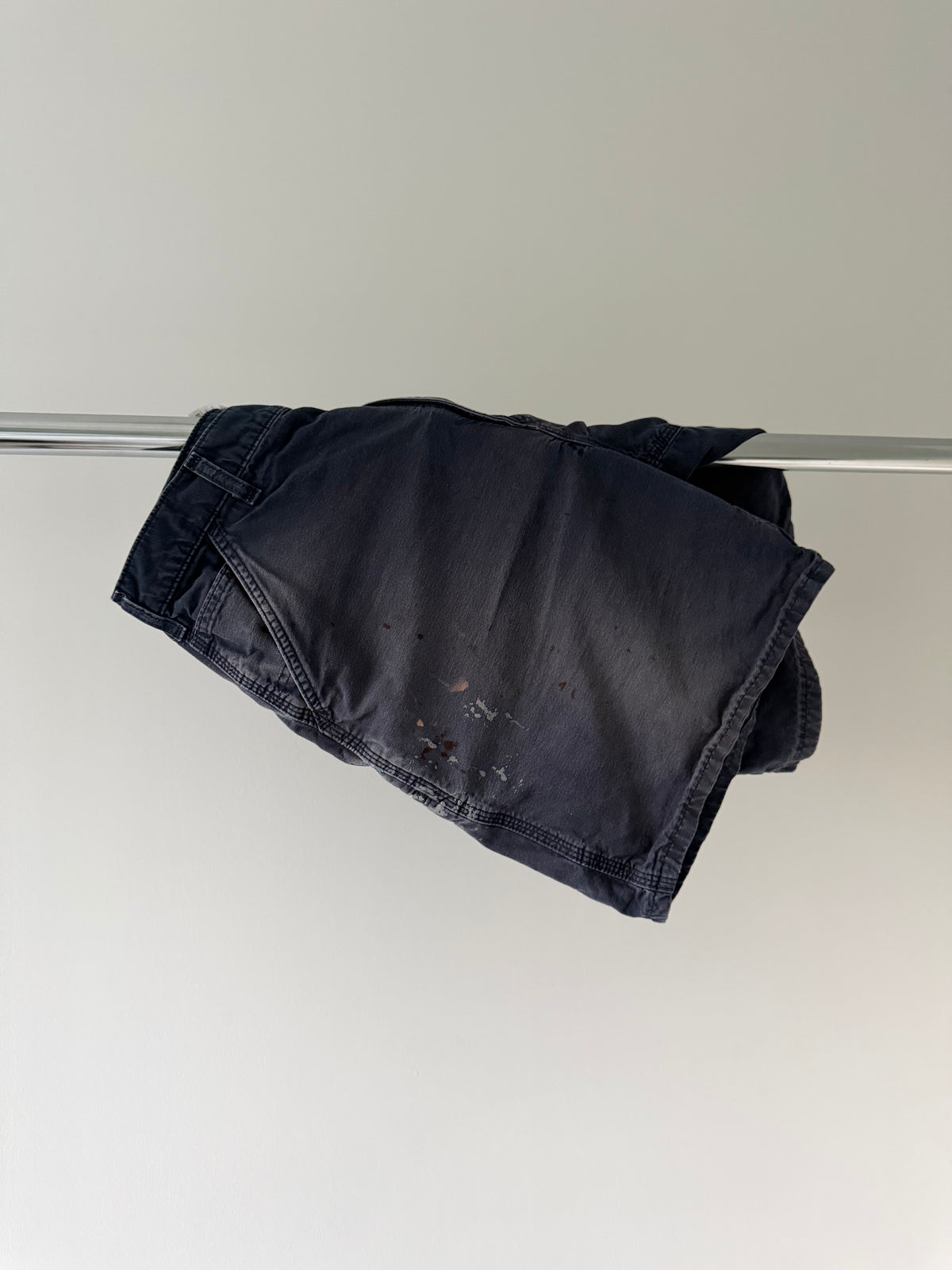 Faded and Thrashed Single Knee Short | 38