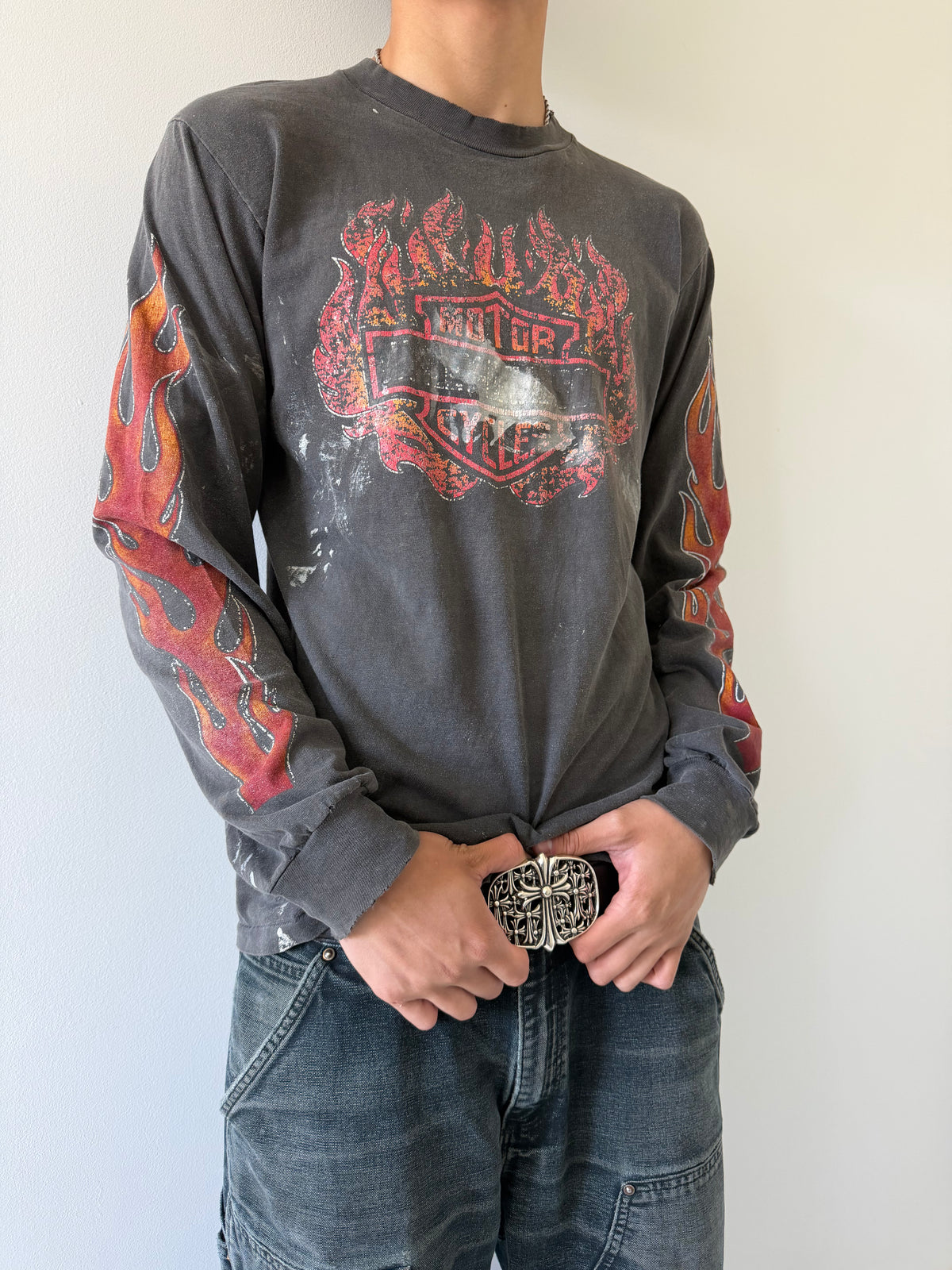 Deep Faded 1980s Harley Davidson Flameball Long-sleeve - L (21x28)